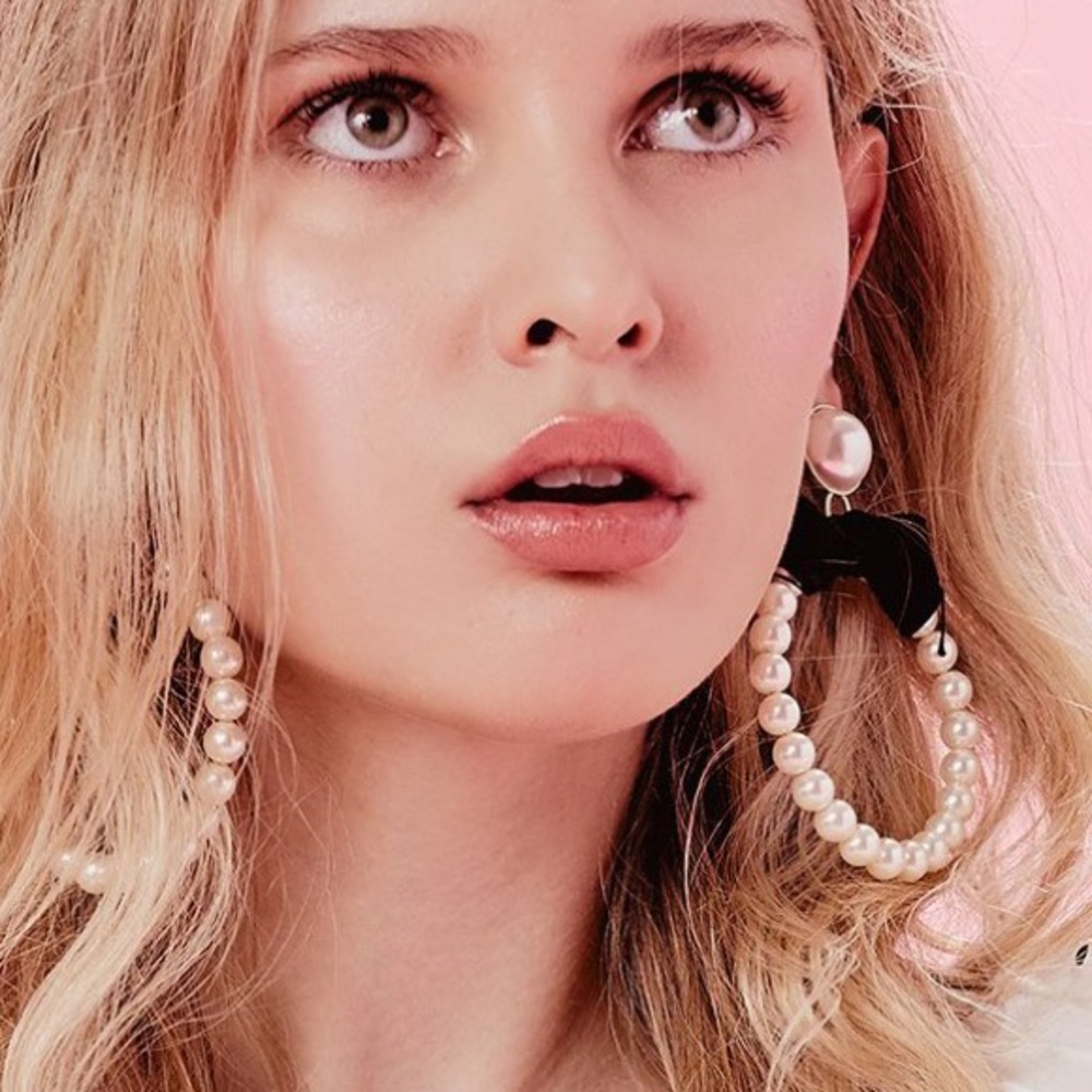 For love and lemons Bow tie Pearl earrings